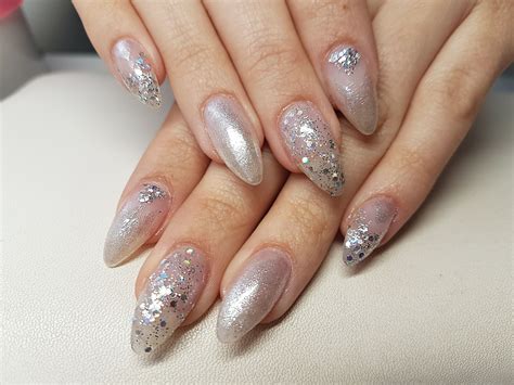 light silver nails