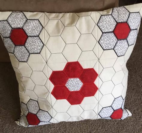 Hexagon Cushion and Quilt Block 5x5 6x6 7x7 in 2022 | Hexie quilts ...