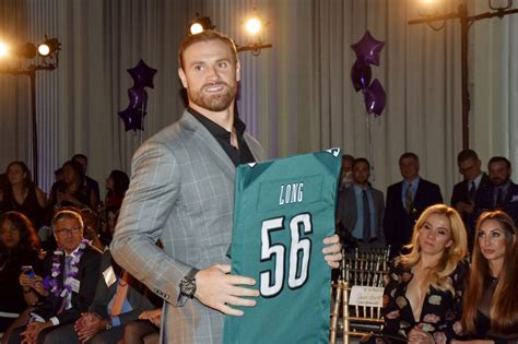 Eagles Chris Long announces retirement after 11 NFL seasons