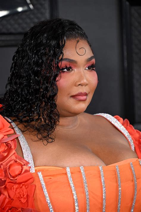 Lizzo Was One Big Human Flower at the 2023 Grammy Awards — See Photos | Allure