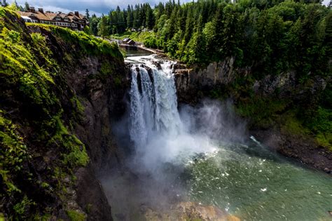 Snoqualmie Falls Hike: What to Know Before You Go!