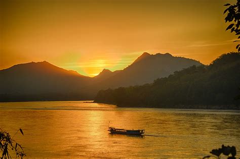 Sunset on the Mekong River, Vietnam by Simon Dadouche Photography Games, Photo Challenge ...