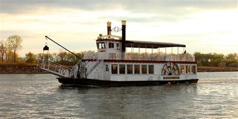 Lewis and Clark Riverboat Weddings | Get Prices for Wedding Venues in ND