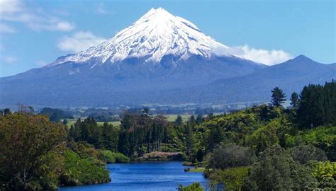 Climber missing on Mt Taranaki | Newshub