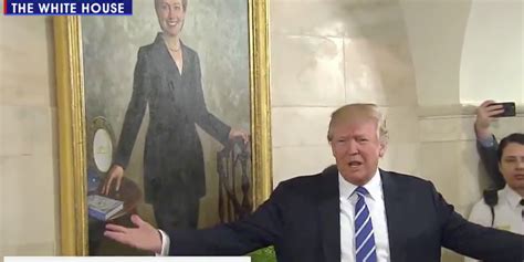 Trump surprises White House tour in front of Hillary Clinton portrait ...