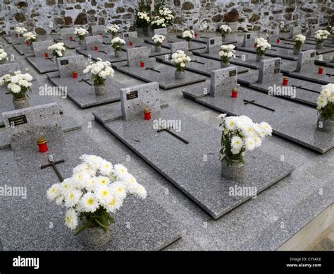 Christian graveyard Stock Photo: 51617342 - Alamy