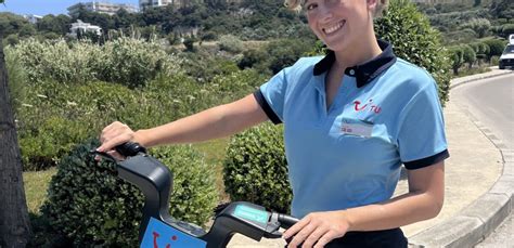 Co-Lab Rhodes: TUI tour guides switch to e-bikes – number of cars reduced by half ...