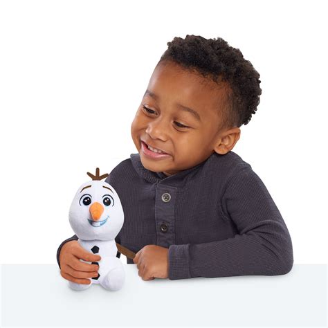 32490_32913- Disney Frozen 2 Talking Small Plush- Olaf- Lifestyle - Just Play | Toys for Kids of ...