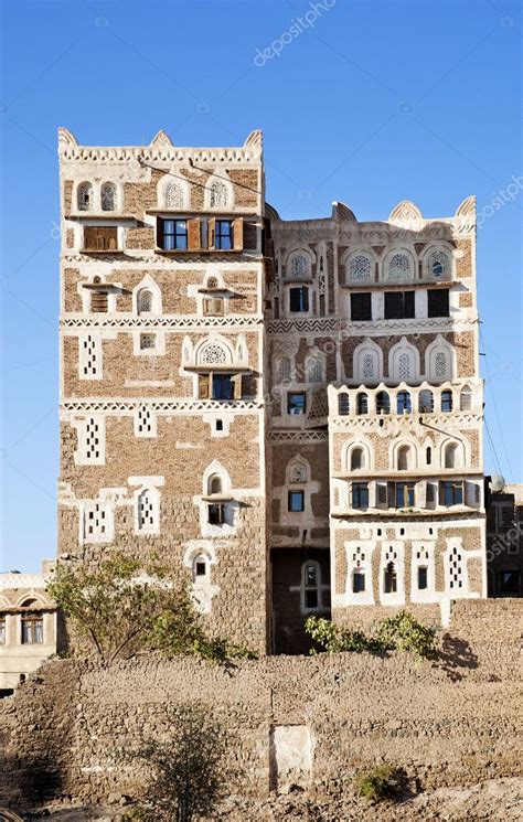 Sanaa, yemen - traditional yemeni architecture — Stock Photo ...