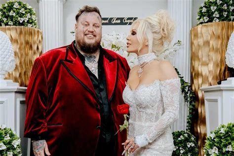 Jelly Roll and Bunnie XO Renew Wedding Vows in Vegas Ceremony to ...