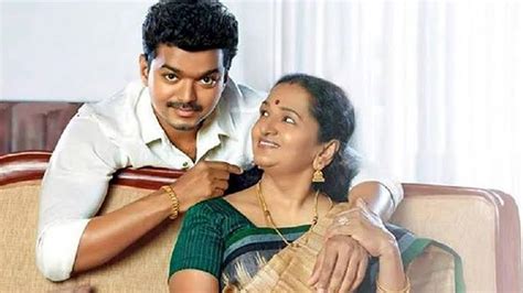 Vijay With his Mother Photo Goes Viral!!! | Cineicons