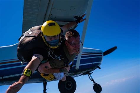 Real Skydiving vs Indoor Skydiving