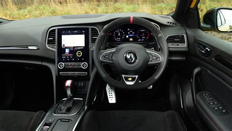 Renault Megane RS hatchback (2017-2022) - Interior & comfort | Carbuyer