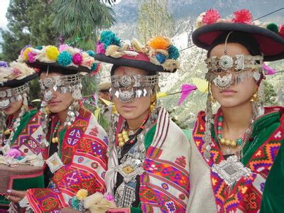 Kinnaur women for shunning customary laws - seek property rights - Hill ...