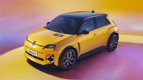 La Renault 5 E-Tech est une berline rétro-électrique au style funky et ...