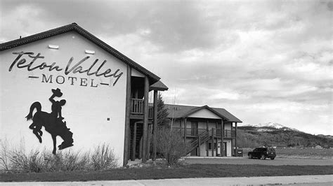 BOOK NOW | Teton Valley Motel