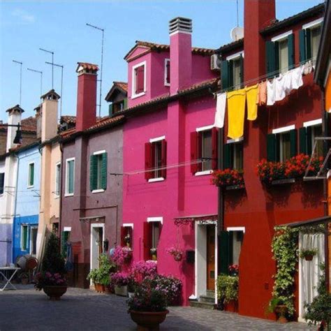 Coloured houses | Colorful places, Places, Italy