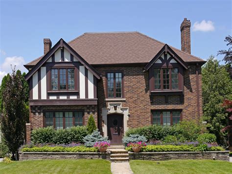 How much does it cost to build a tudor house - Builders Villa