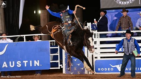 Stetson Wright Works his Magic Again at Rodeo Austin with Saddle Bronc Riding Title - News