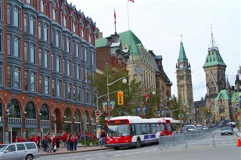 HD wallpaper: Elgin Street in downtown Ottawa, Ontario, Canada, buildings, bus | Wallpaper Flare