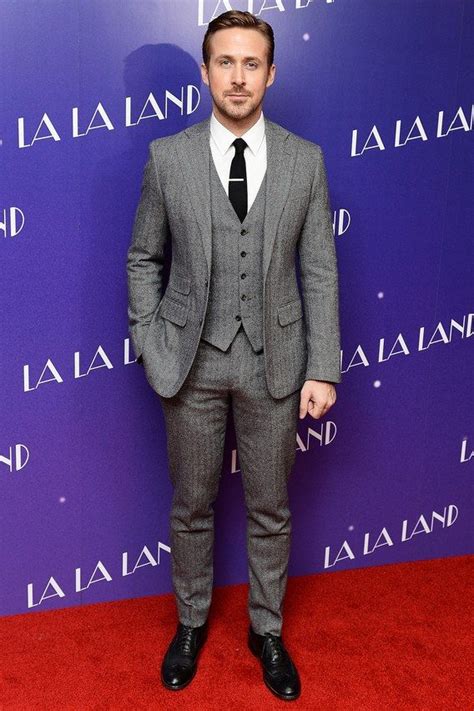 Ryan Gosling Suit, Ryan Gosling Style, Dapper Gentleman, Gentleman Style, James Mcavoy, Mens ...