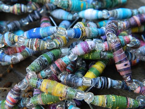 redwoodjul: Paper Bead Bracelets