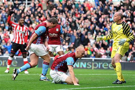 Richard Dunne backed after own goal | Express & Star