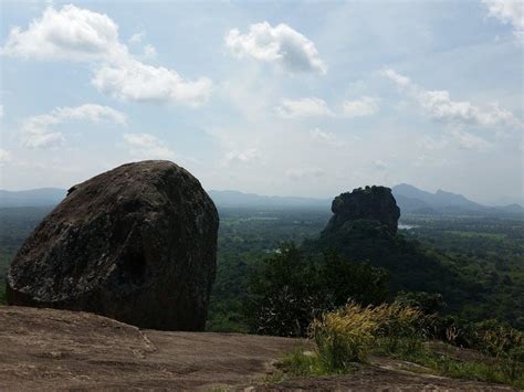 Skip Sigiriya Rock, hike Pidurangala Rock instead! – Travellinn