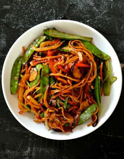 Hete schol filets met noodles, groente en saus recept | Smulweb.nl (onderdeel Jumbo) | Recipe ...