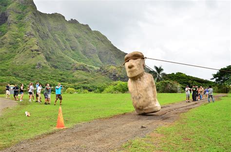 Moai statues