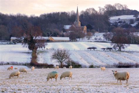 Christmas Markets Cotswolds 2024 - Dodi Nadeen