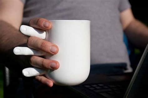 The Handmade Coffee Mug Wants to Hold Your Hand with Fingers | Gadgetsin
