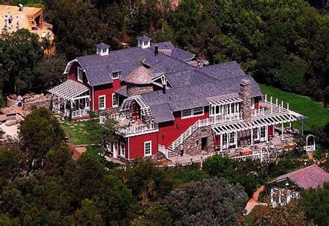 Barbara Streisand's Malibu Home - she designed | Celebrity houses, Malibu homes, Celebrity mansions