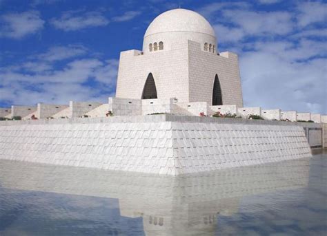 Security beefed up at Quaid-e-Azam's mausoleum, public entry barred ...