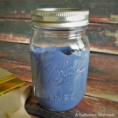 Easy DIY Chalky Paint