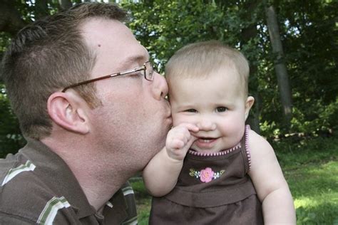 Cute Kisses | Laugh and Cry at These Cute Father Pics