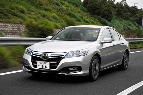 2014 Honda Accord Hybrid Japan Spec First Drive - Motor Trend