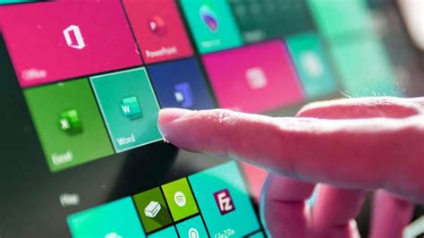 Most Useful Windows 10 Touchscreen Gestures (Must Know)