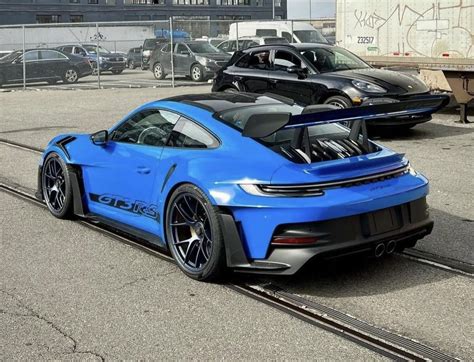 Shark Blue Porsche 992 GT3 RS [1289x988] : r/carporn