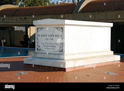 The burial chamber of Martin Luther King Jr at the National Historic ...