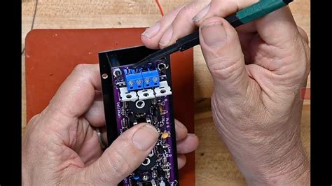 C.K. builds an RGB LED light organ kit from Velleman/Whadda - YouTube