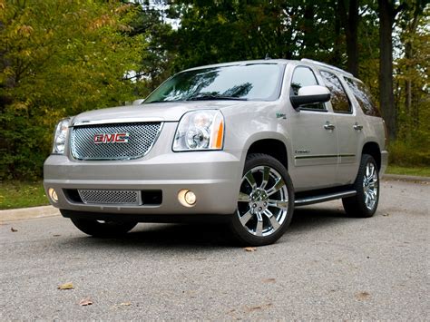 2009 GMC Yukon Denali Hybrid - GMC Luxury Hybrid SUV Review ...