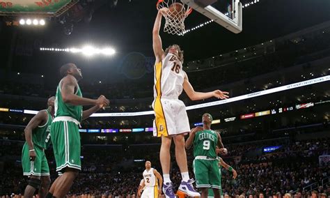 A look at the five most memorable Lakers Christmas Day games