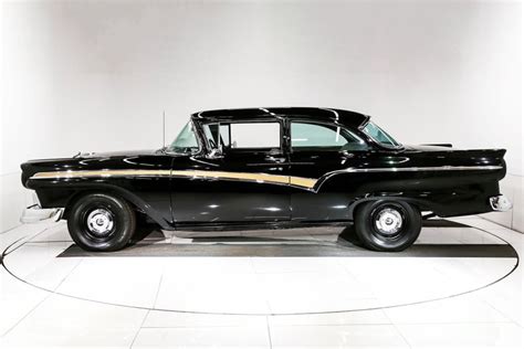 1957 Ford Custom 300 | Volo Museum