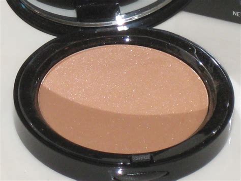 Bobbi Brown Illuminating Bronzing Powder "Bali Brown 5"