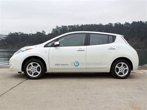 2011 Nissan Leaf (photos) - CNET