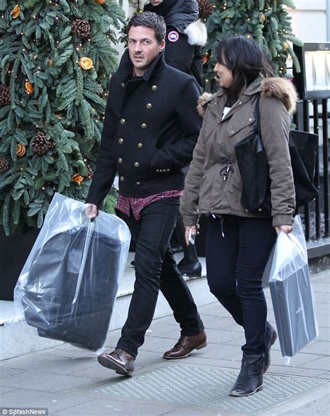 Dave Gardner visits jewellery store as he catches up with his Christmas shopping | Daily Mail Online