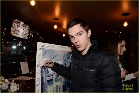 Elle Fanning & Nicholas Hoult: 'Young Ones' Premiere at Sundance | Photo 635872 - Photo Gallery ...