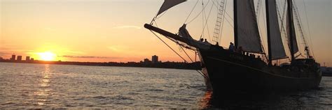 Public Boat Tours | Boat Cruise Toronto