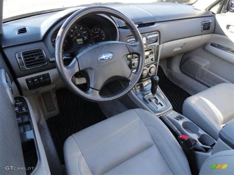 Gray Interior 2003 Subaru Forester 2.5 XS Photo #39917271 | GTCarLot.com